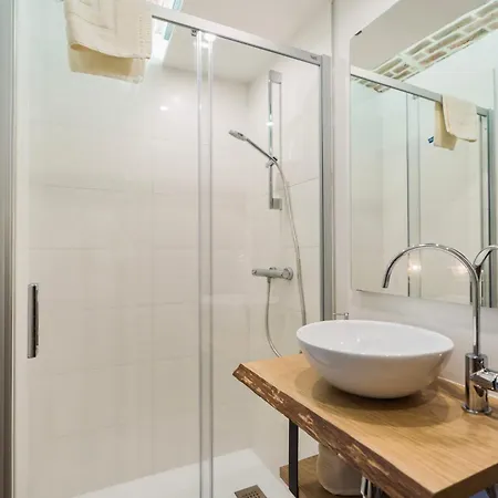 La Grange De - 1 Bedroom - Pkg By Finenest