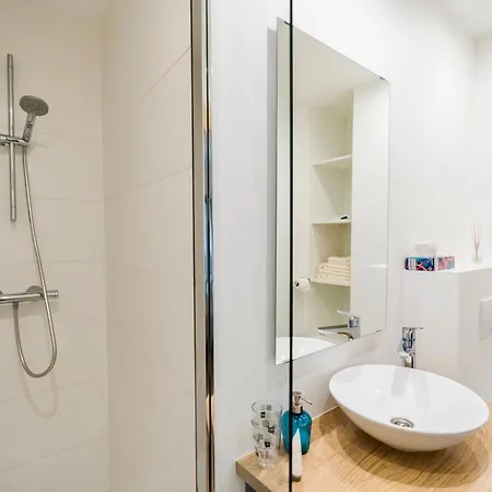 شقة La Grange De - 1 Bedroom - Pkg By Finenest لييج